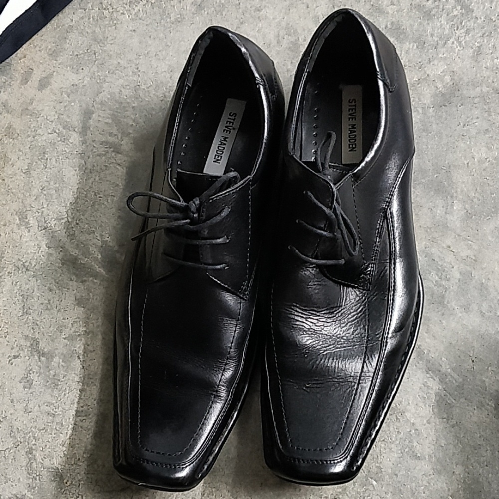 Mens dress shoes